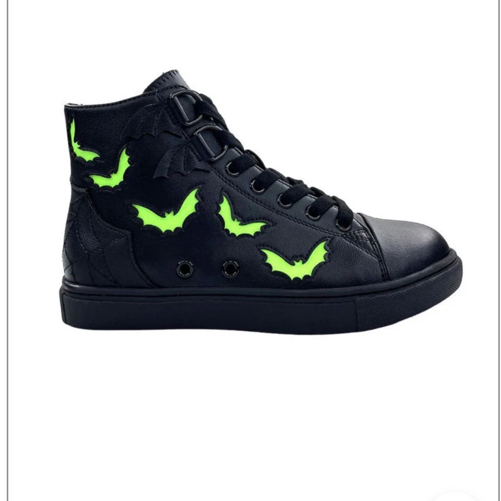 YRU Chelsea Bat high top sneakers black and green glow in the dark, NWT, size 8